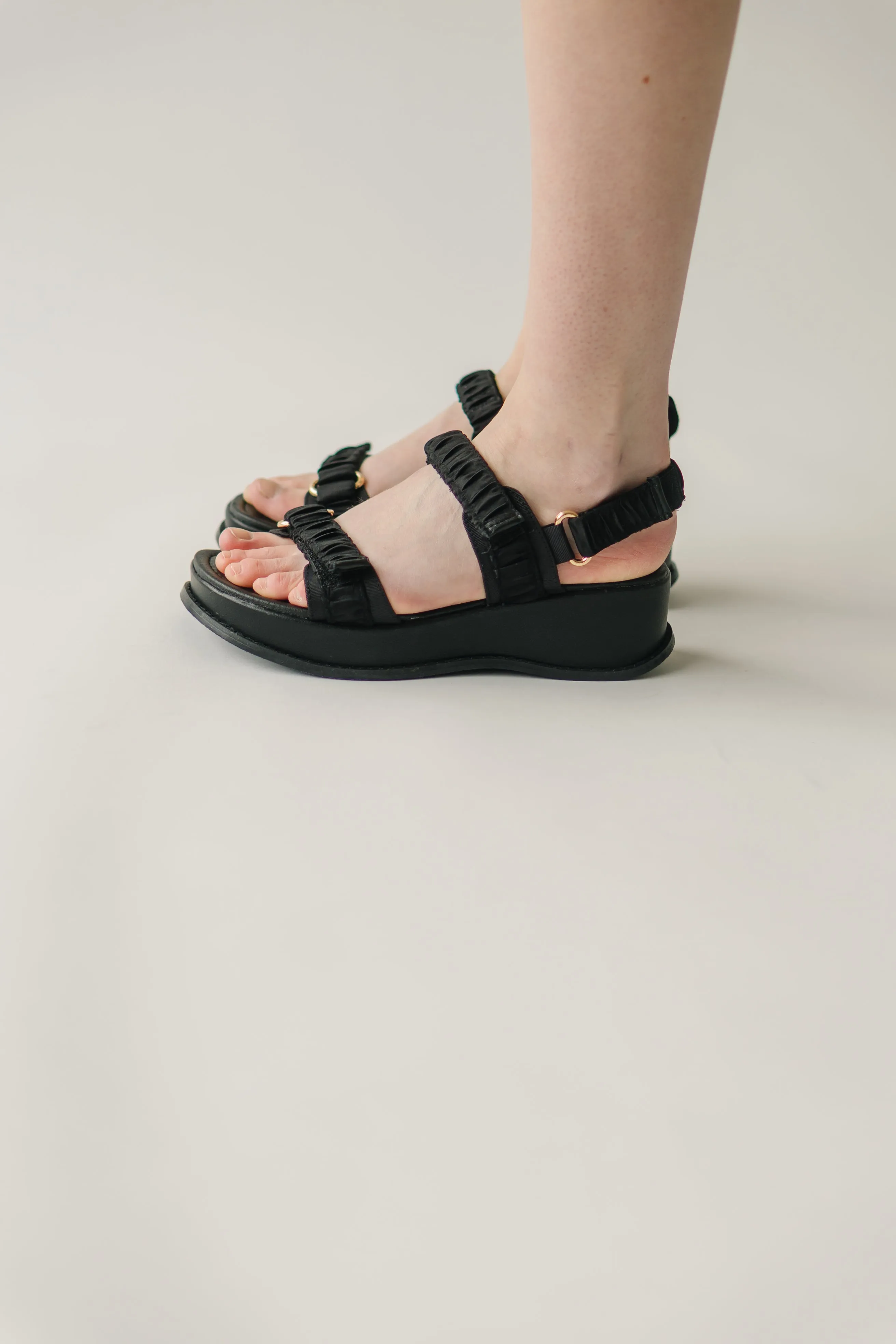 Chinese Laundry: Cashy Casual Sandal in Black