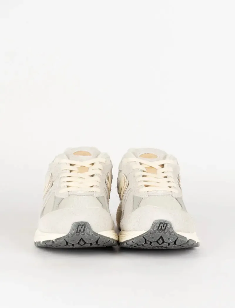 New Balance Womens 2002R Trainers Rain Cloud / Angora