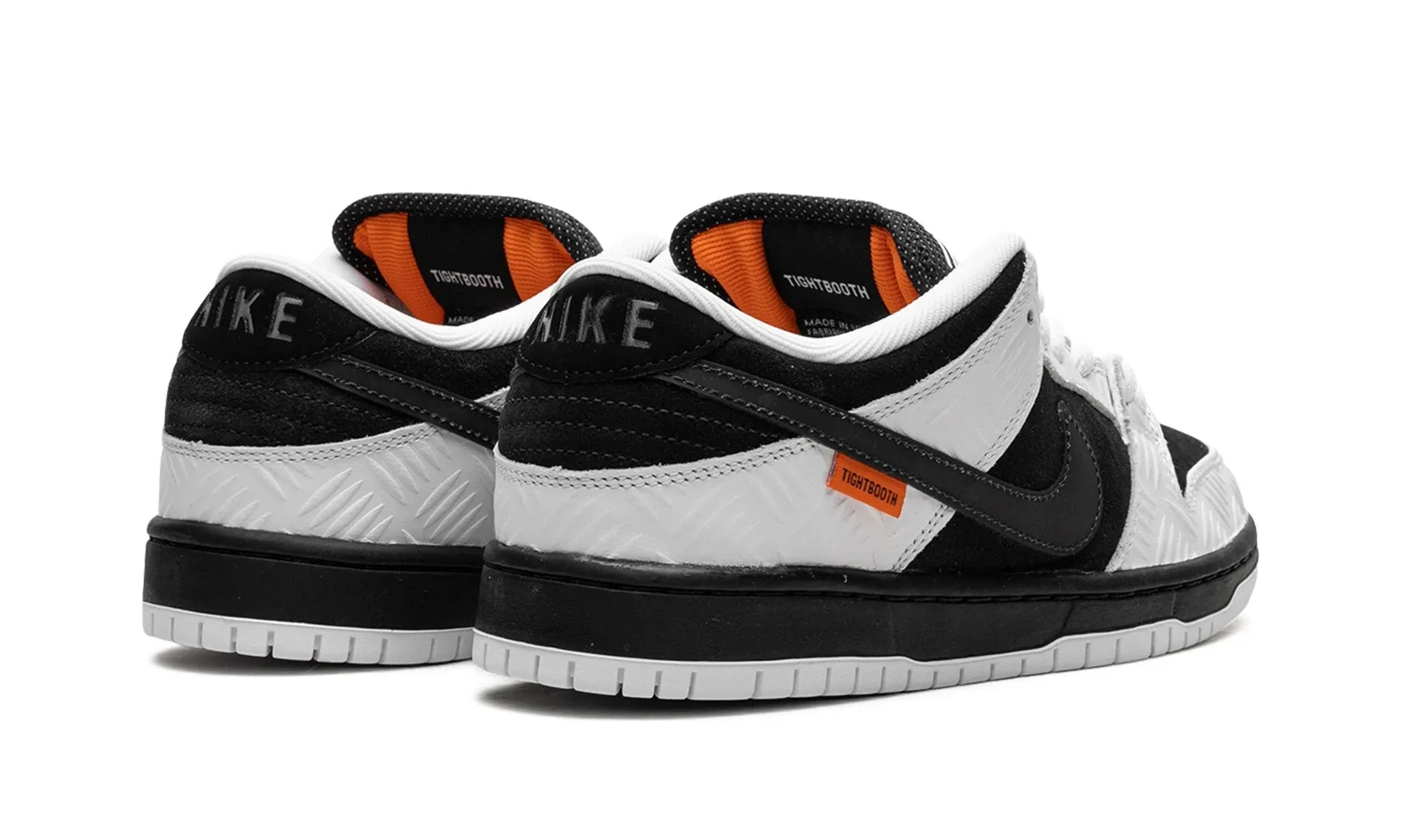 NIKE SB DUNK LOW TIGHTBOOTH